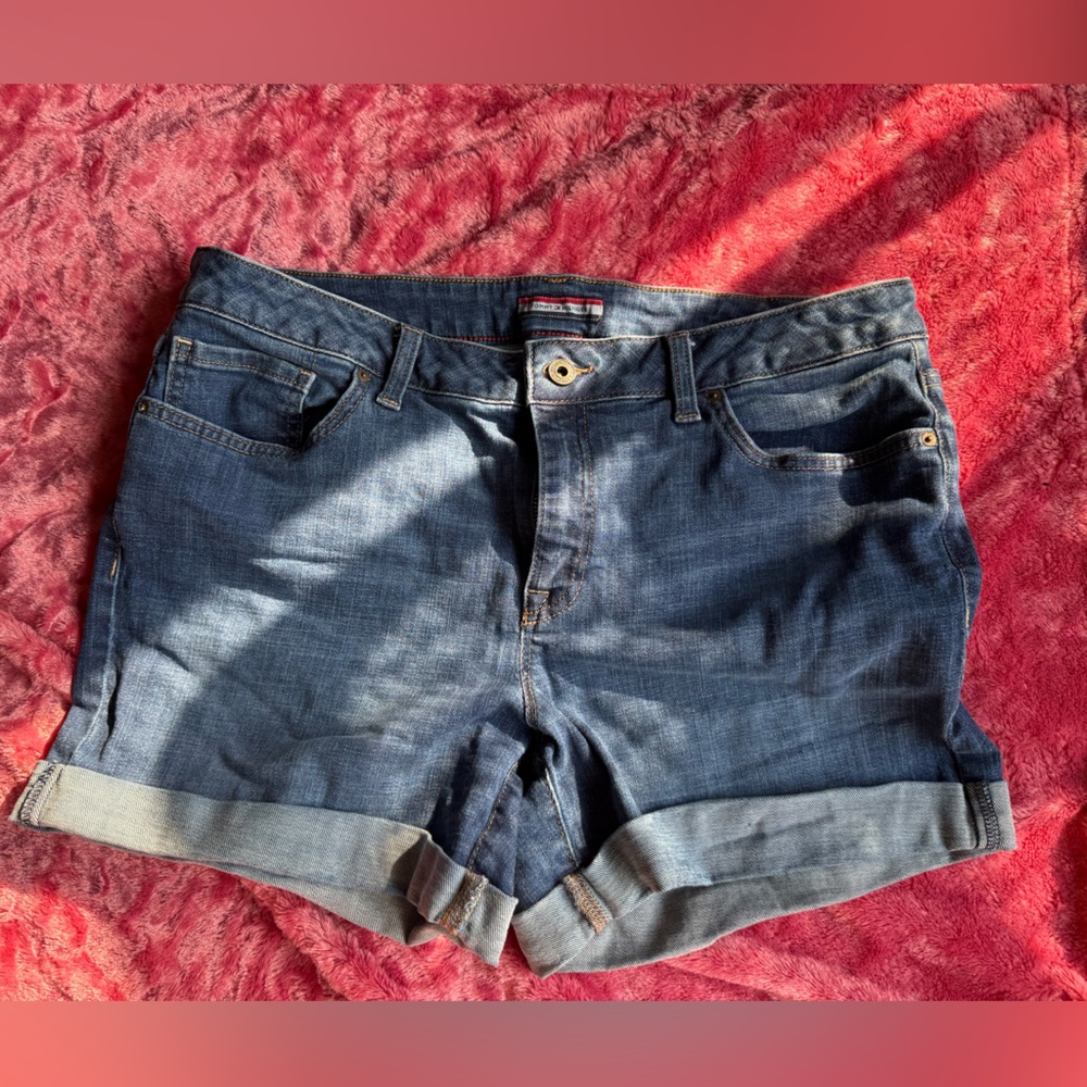Tommy Hilfiger Denim Jeans with Gold Button